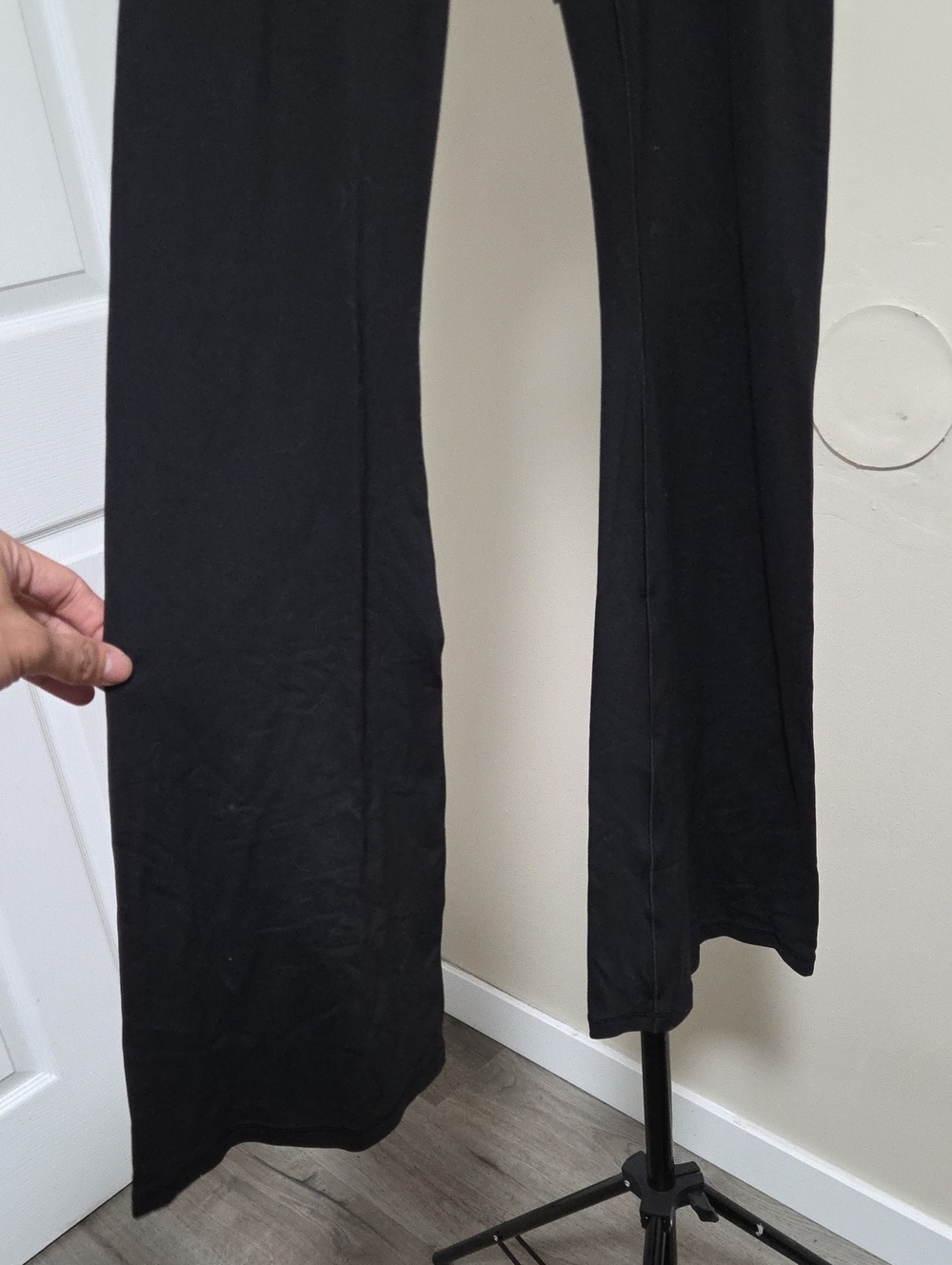 aerie Black High-Rise Wide-Leg Leggings - Picture 3 of 5